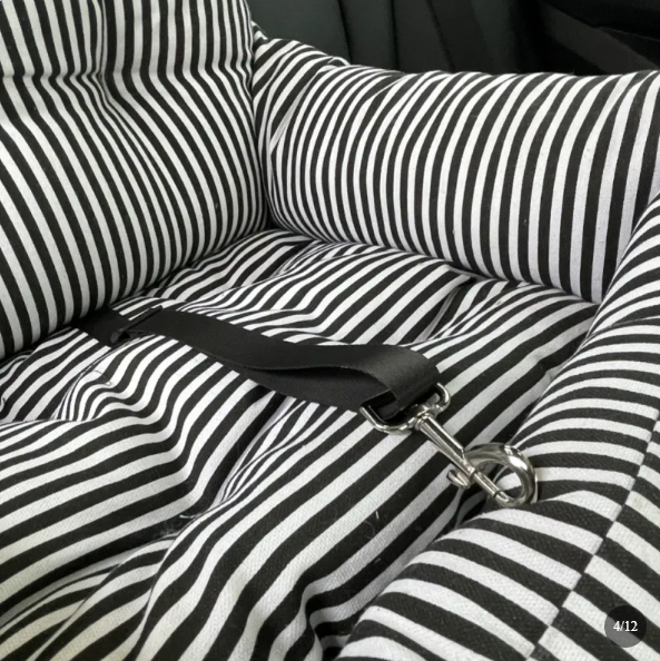 Pet Car Sofa Bed – Cozy Striped Nest for Dogs & Cats